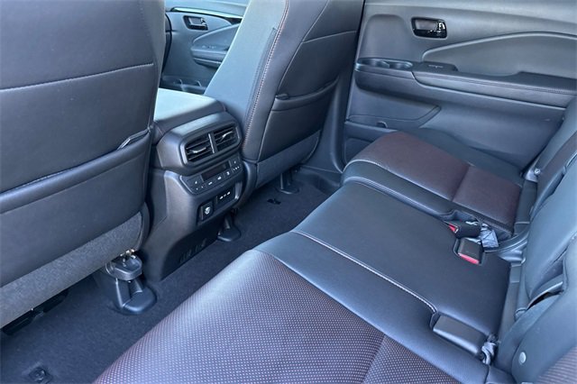 Certified 2024 Honda Passport Black Edition image 14