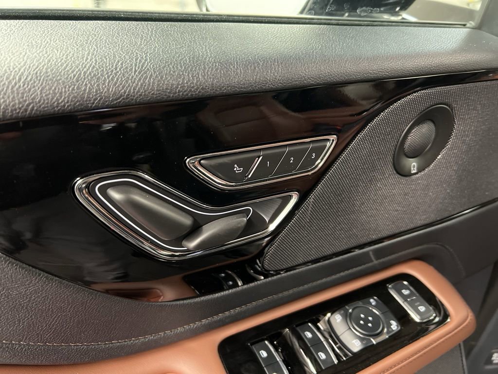 Used 2026 Lincoln Aviator Reserve image 27