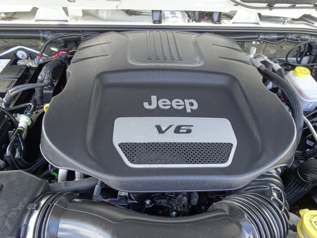 Used 2018 Jeep Wrangler Sahara image 21