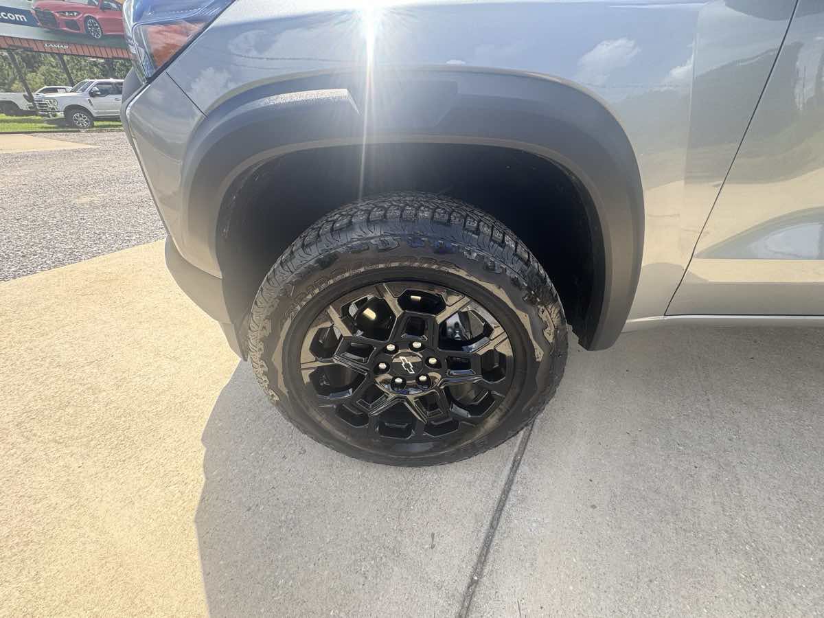 Used 2026 Chevrolet Colorado Trail Boss AWD/4WD image 30