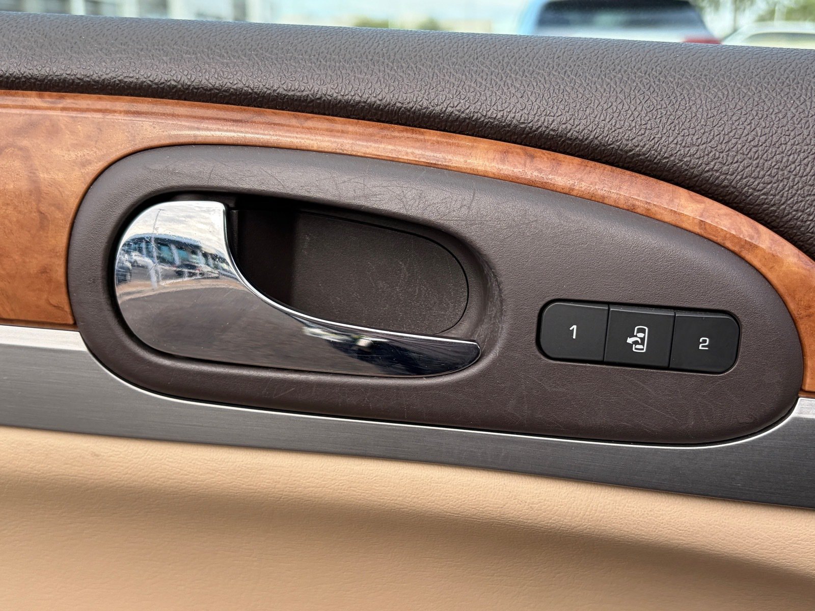 Used 2011 Buick Enclave CXL FWD image 19