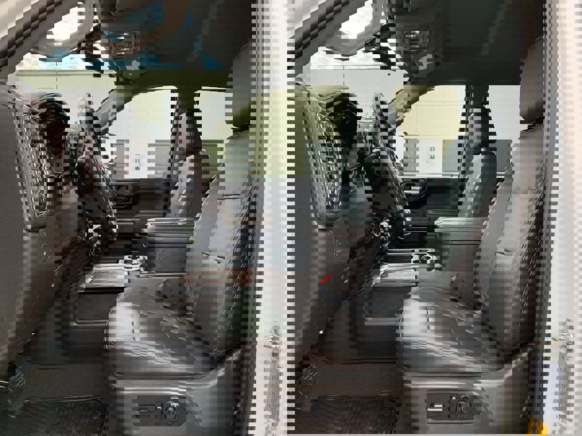 Used 2021 Chevrolet Silverado 3500 LTZ w/ LTZ Convenience Package image 29