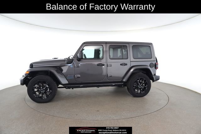 Used 2025 Jeep Wrangler Unlimited Sahara w/ Safety Group image 6