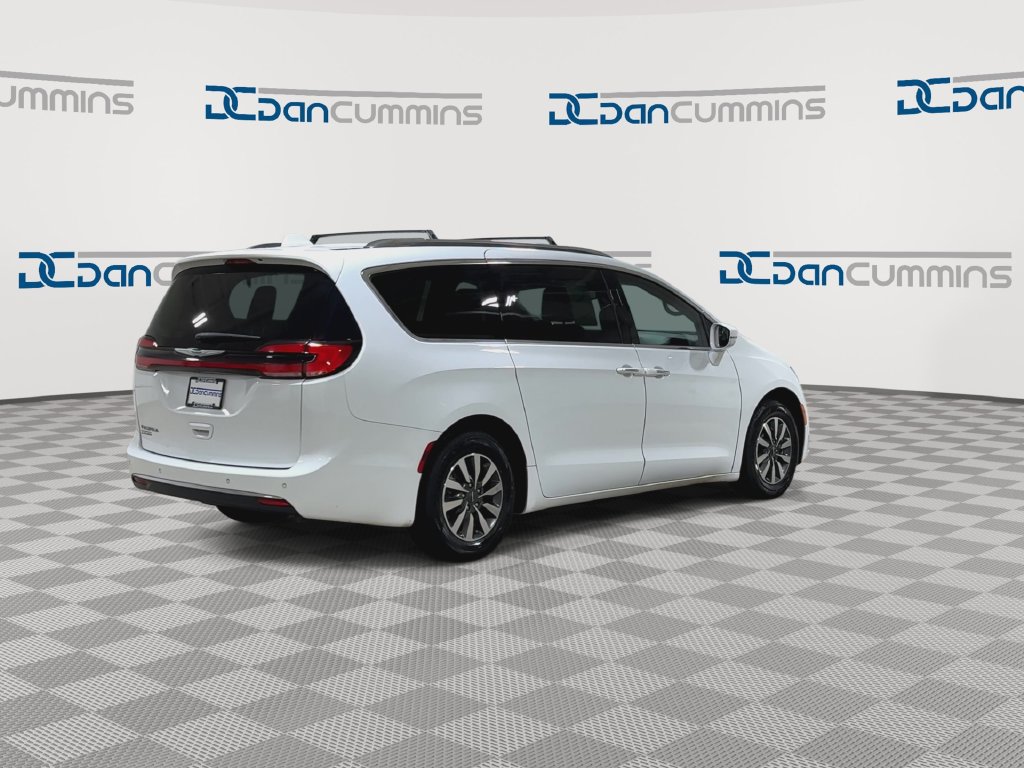 Used 2021 Chrysler Pacifica Touring-L FWD image 8
