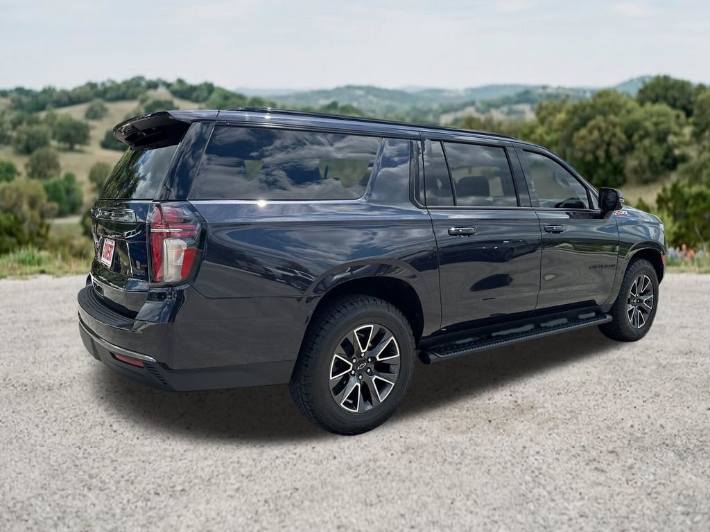Used 2022 Chevrolet Suburban Z71 w/ Luxury Package AWD/4WD image 10
