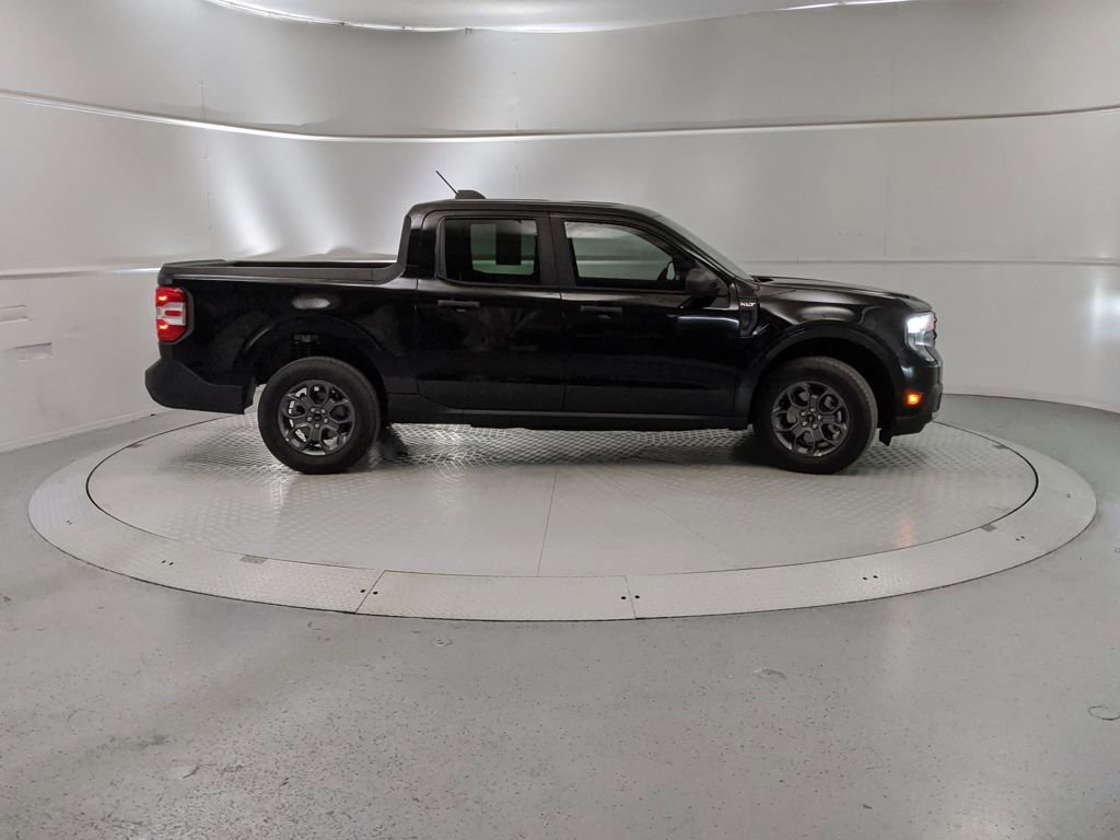 New 2025 Ford Maverick XLT image 2