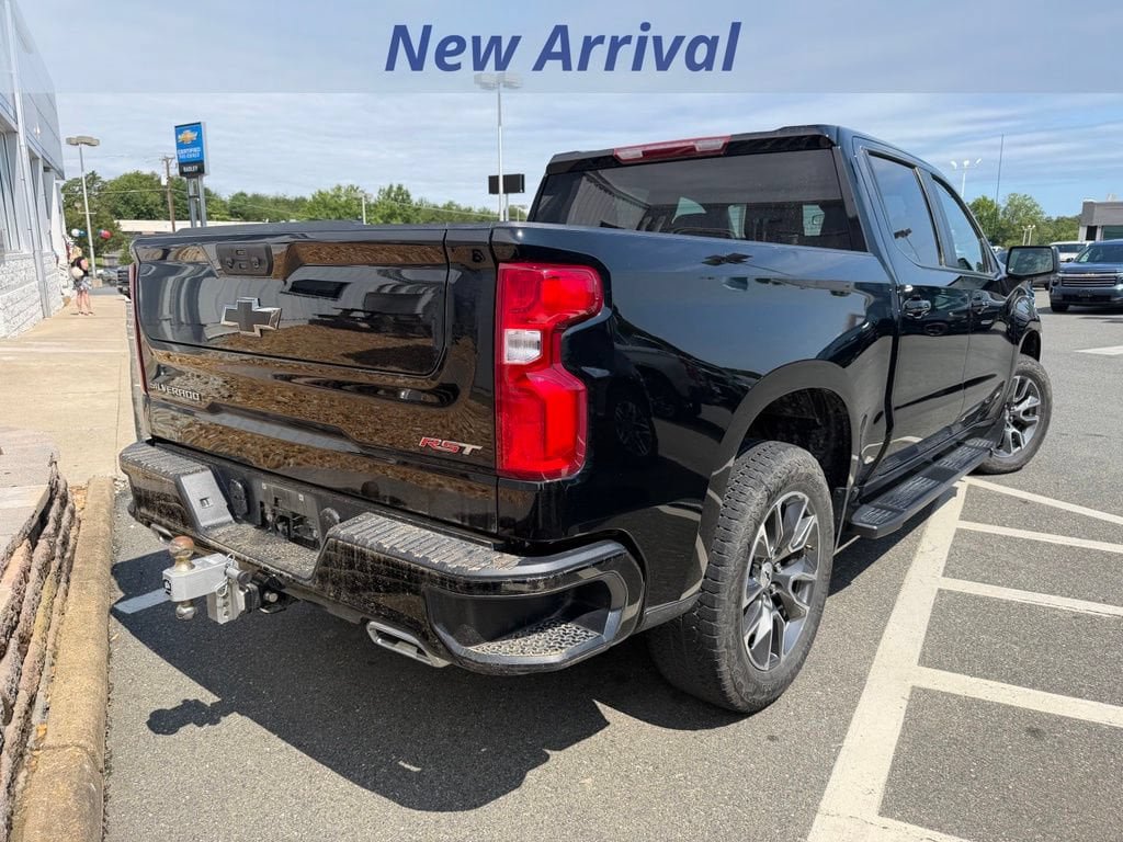 Used 2025 Chevrolet Silverado 1500 RST w/ Z71 Off-Road Package AWD/4WD image 4