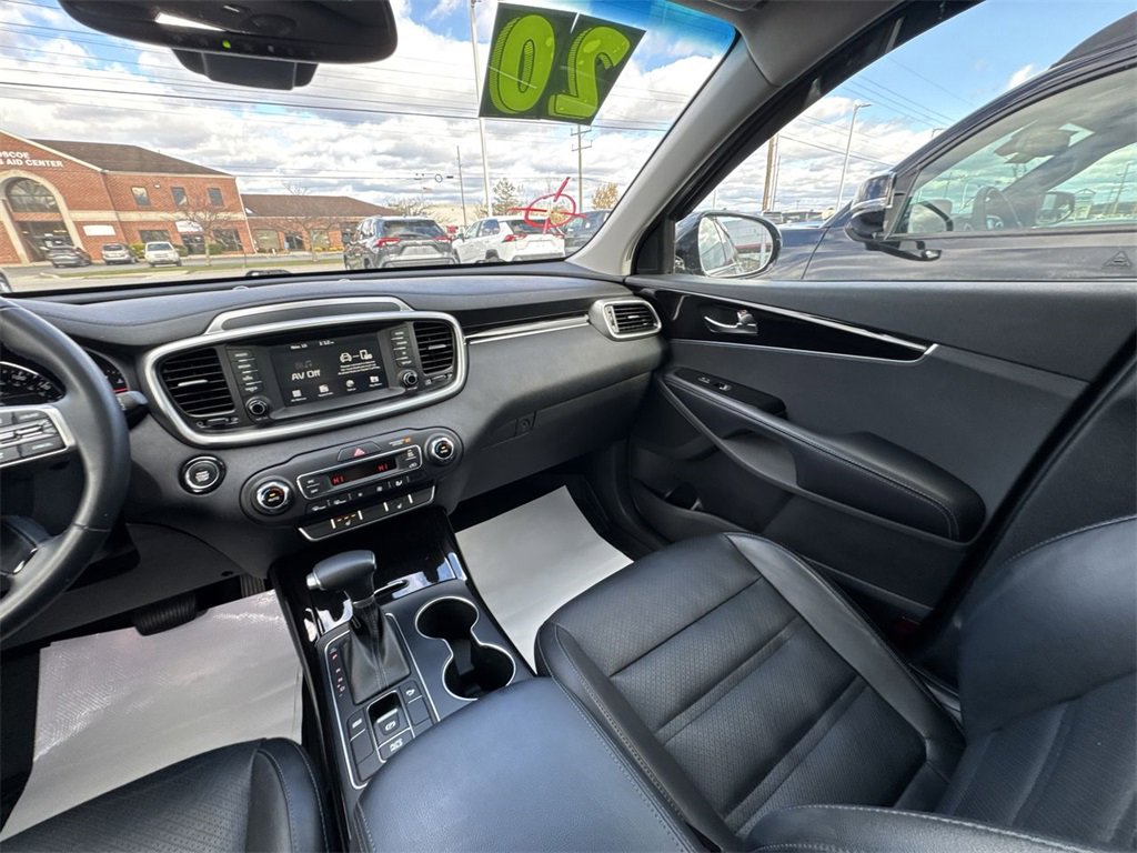 Used 2020 Kia Sorento EX image 11