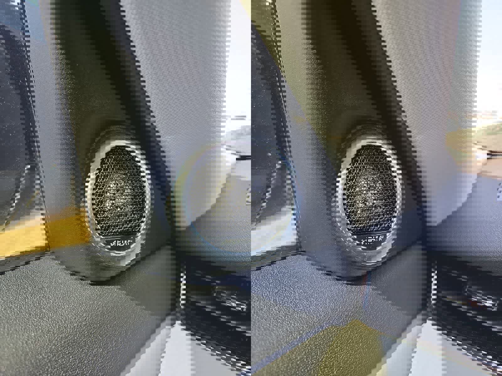 Used 2025 Land Rover Range Rover Evoque S AWD/4WD image 31