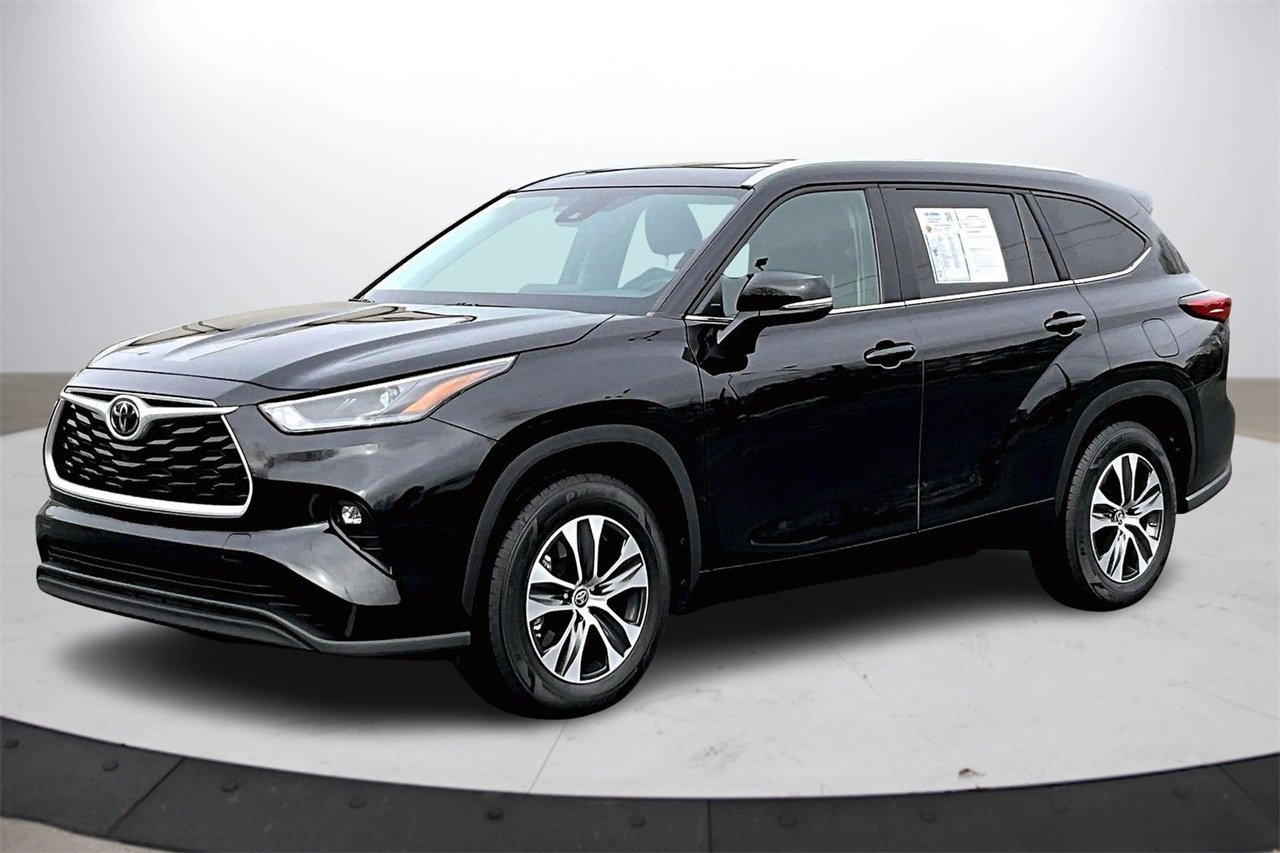 Used 2023 Toyota Highlander L image 4