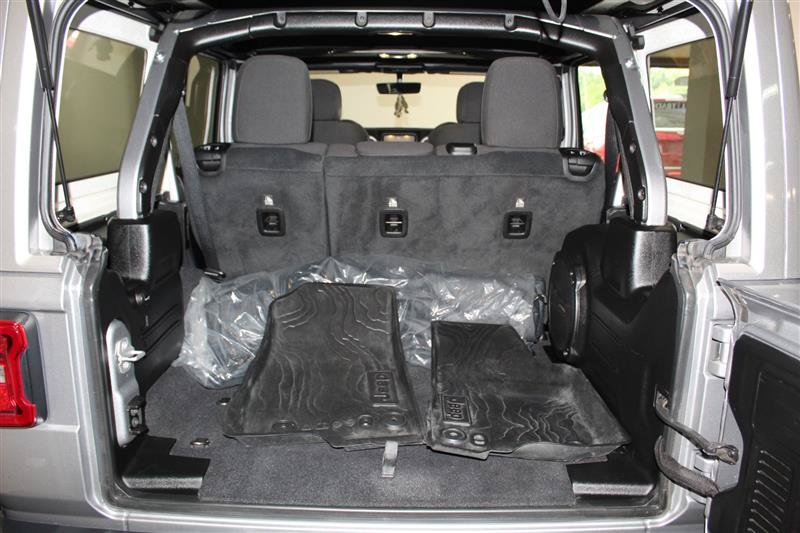 Used 2019 Jeep Wrangler Unlimited Sahara AWD/4WD image 34