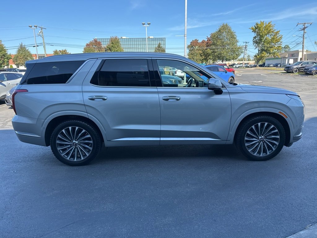 Used 2023 Hyundai Palisade Calligraphy image 5