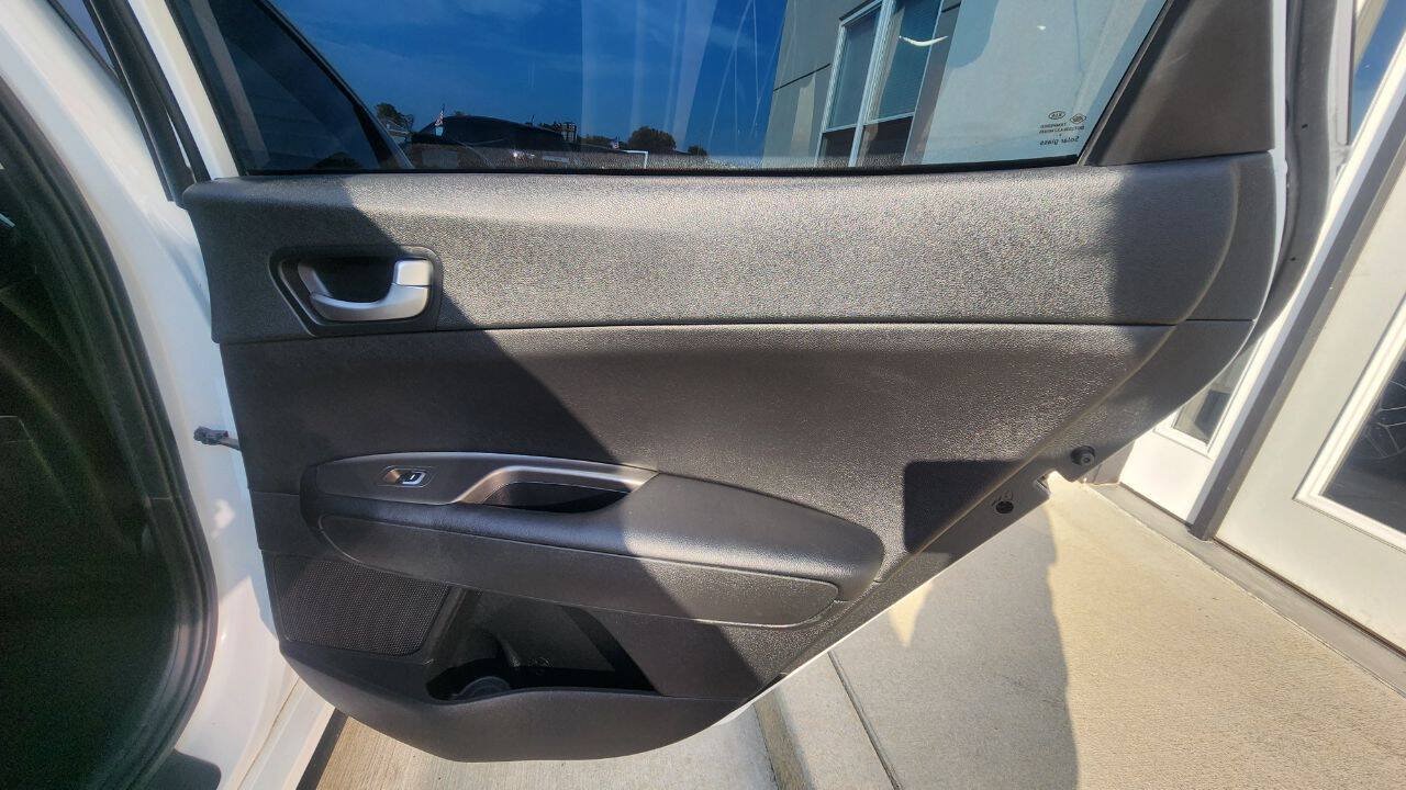 Used 2020 Kia Optima SE FWD image 22