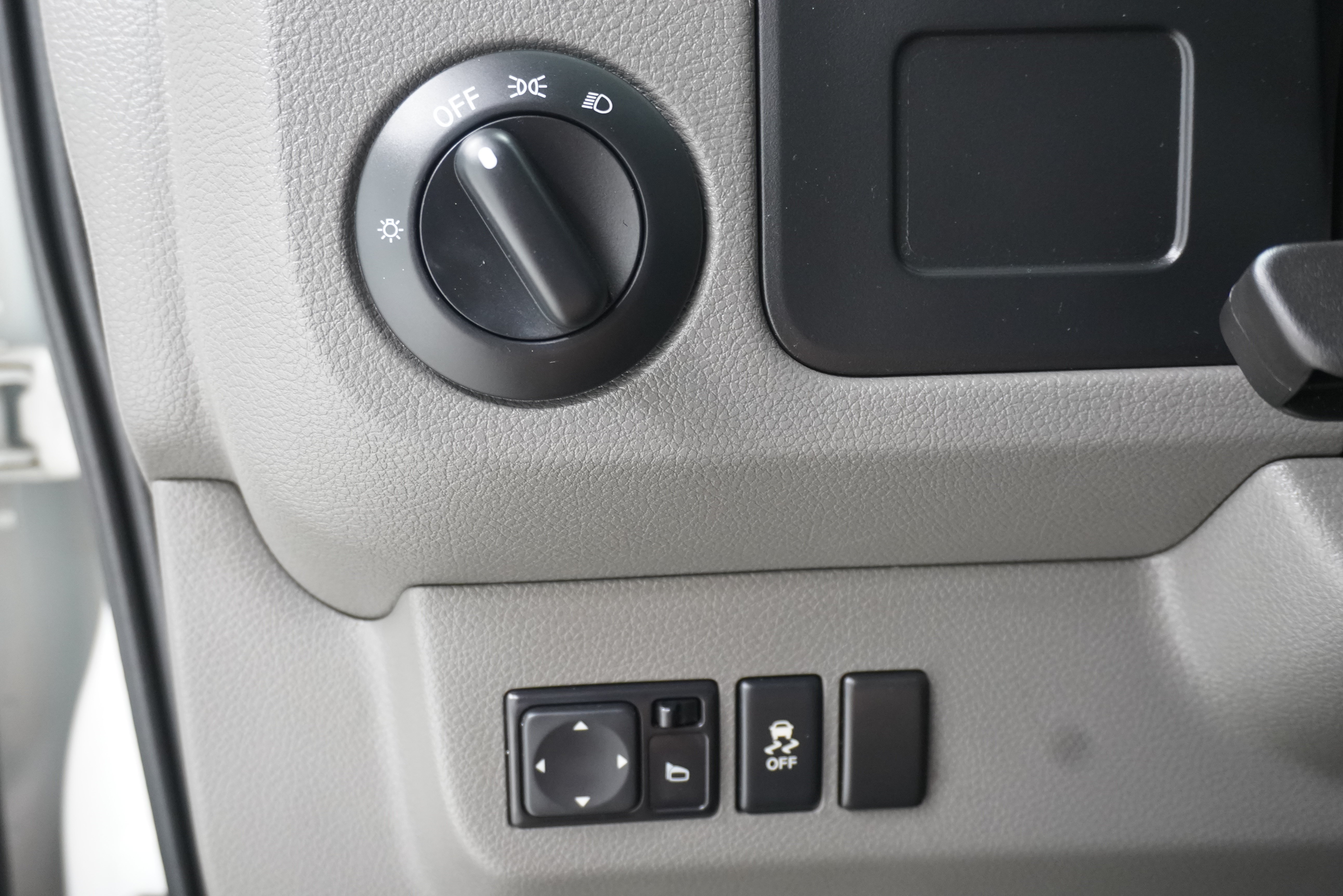 Used 2016 Nissan NV 3500 S w/ Power Package RWD image 17