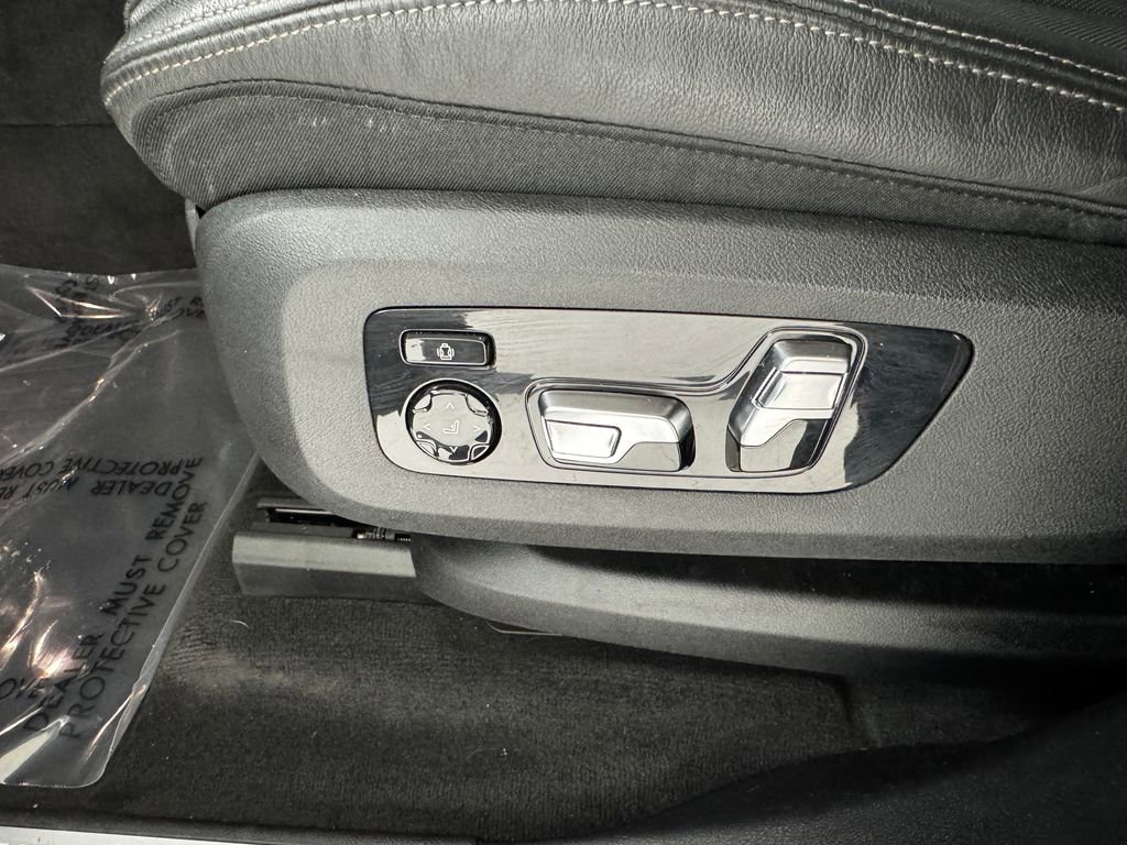 Used 2021 BMW X5 M50i image 26