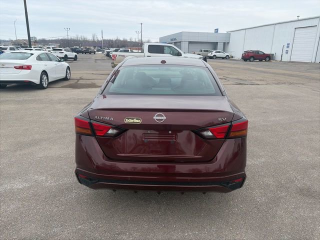 Used 2024 Nissan Altima 2.5 SV FWD image 5