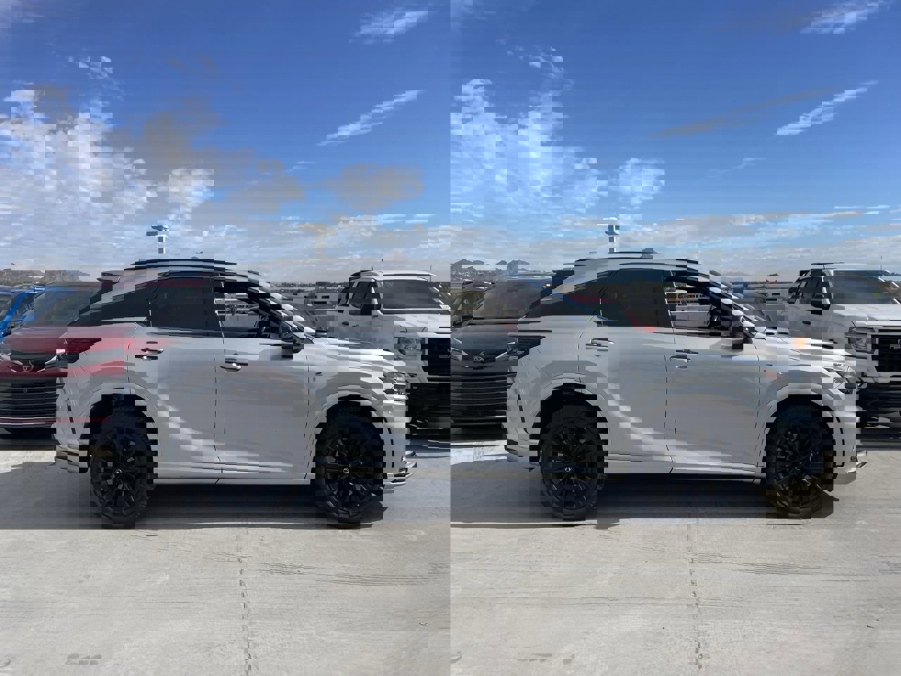 Used 2023 Lexus RX 500h F Sport image 3