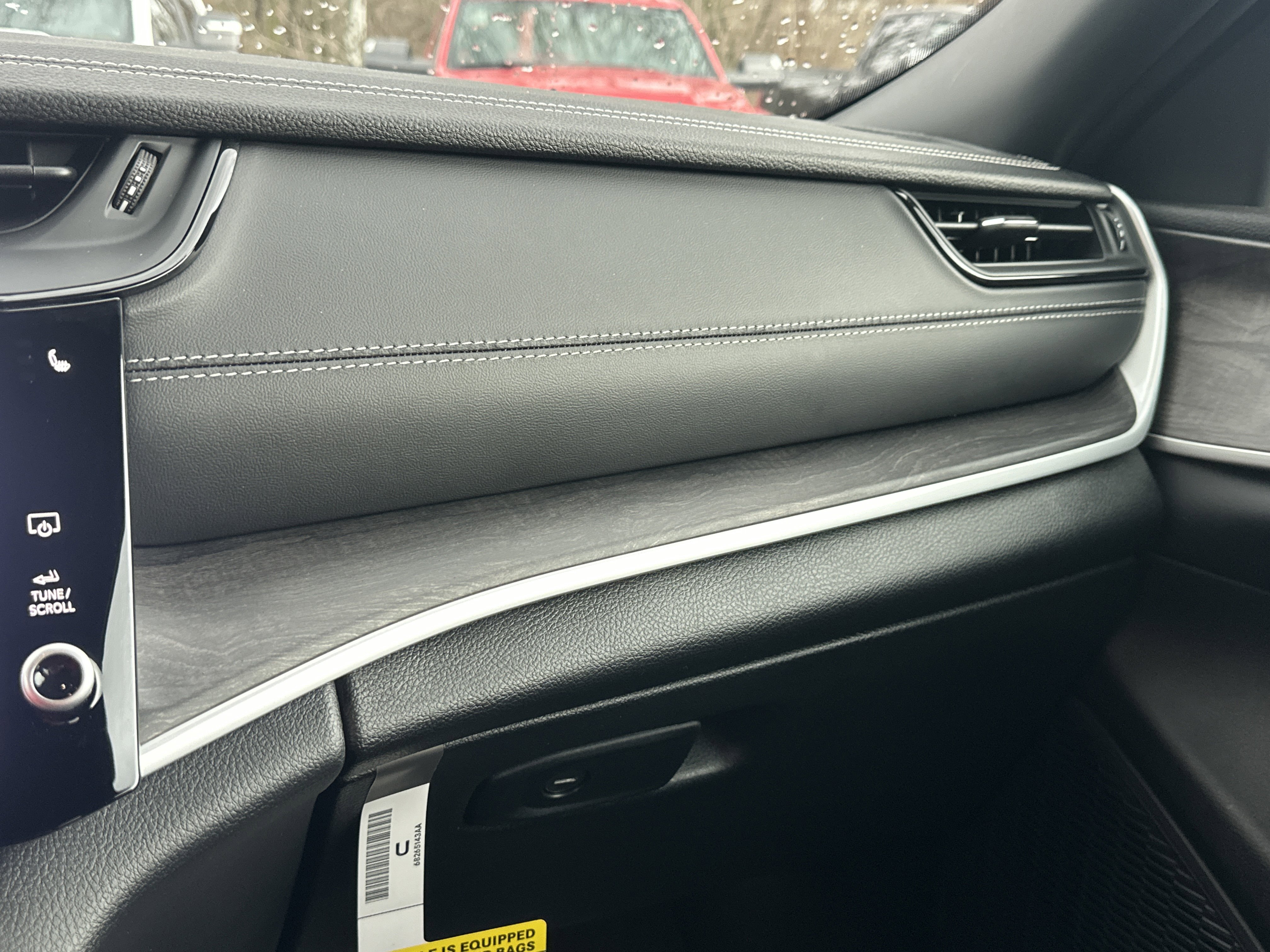 New 2026 Jeep Grand Cherokee Altitude image 8