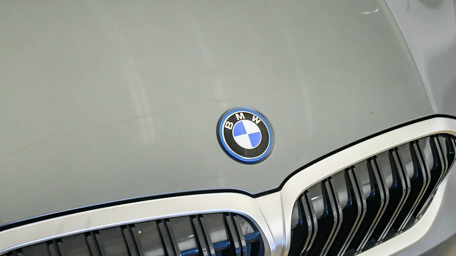 Certified 2023 BMW 330e xDrive w/ Premium Package AWD/4WD image 8