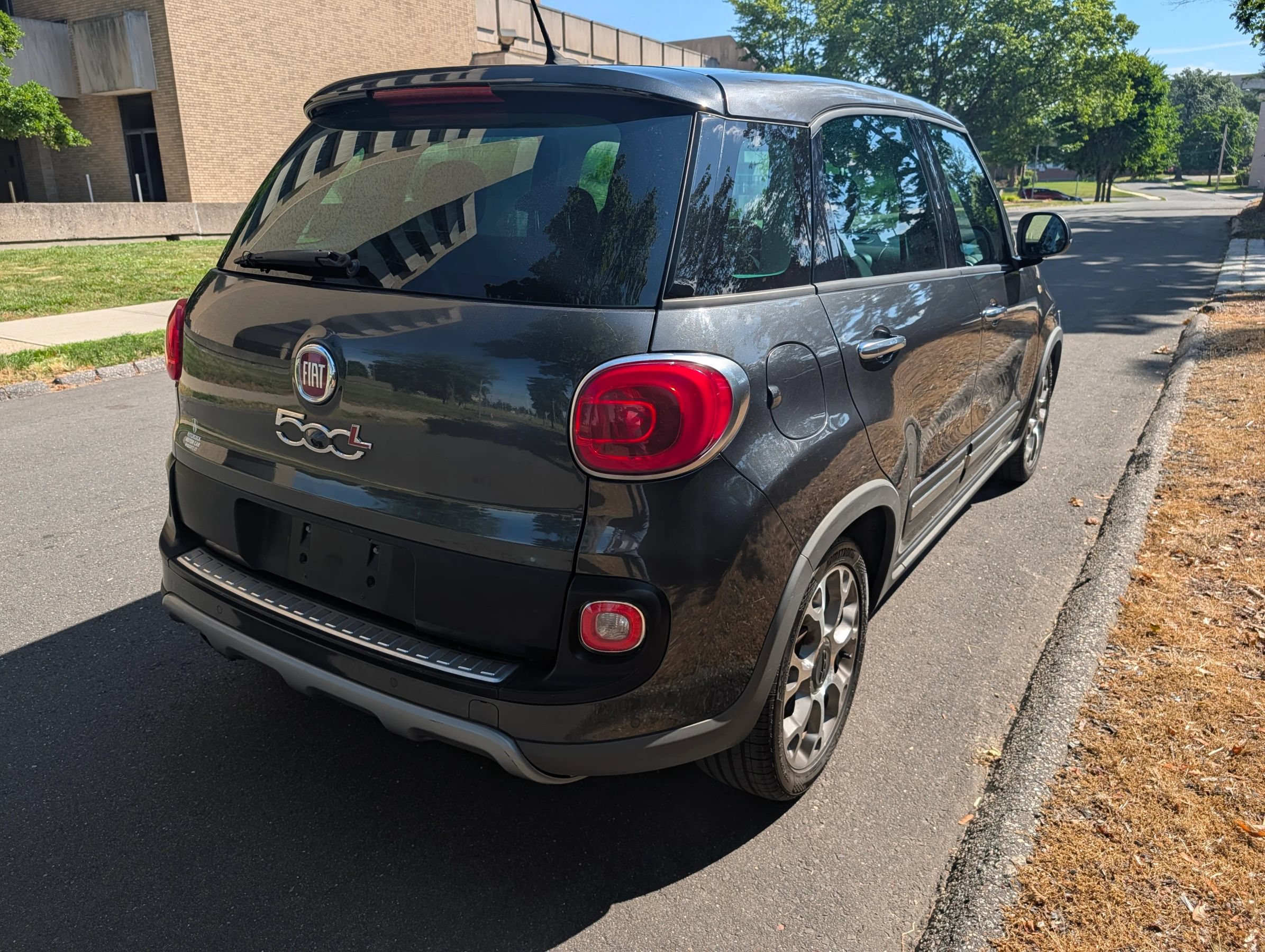 Used 2014 FIAT 500L Trekking w/ Popular Equipment Group FWD image 5