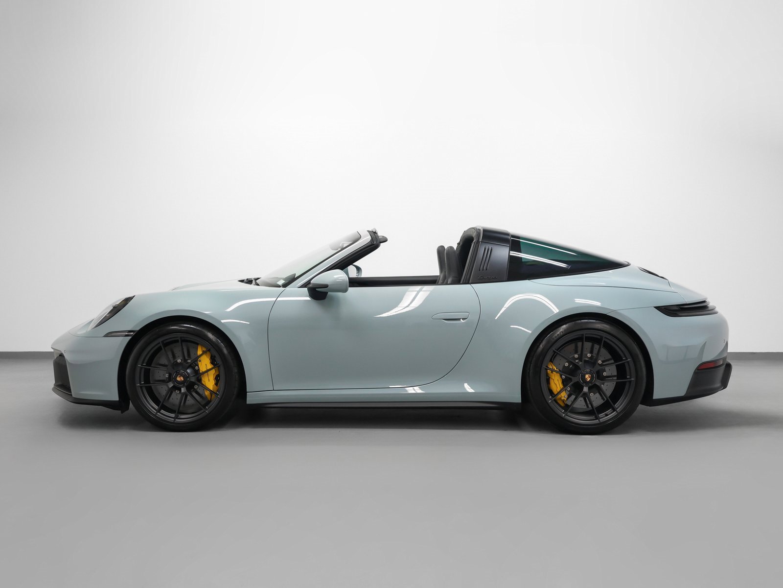 Used 2025 Porsche 911 Targa 4 GTS image 2