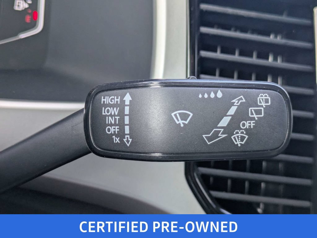 Certified 2023 Volkswagen Atlas Cross Sport SE AWD/4WD image 31