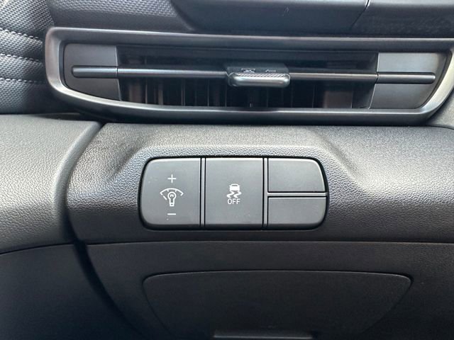 Used 2025 Hyundai Elantra Sport w/ Cargo Package image 17