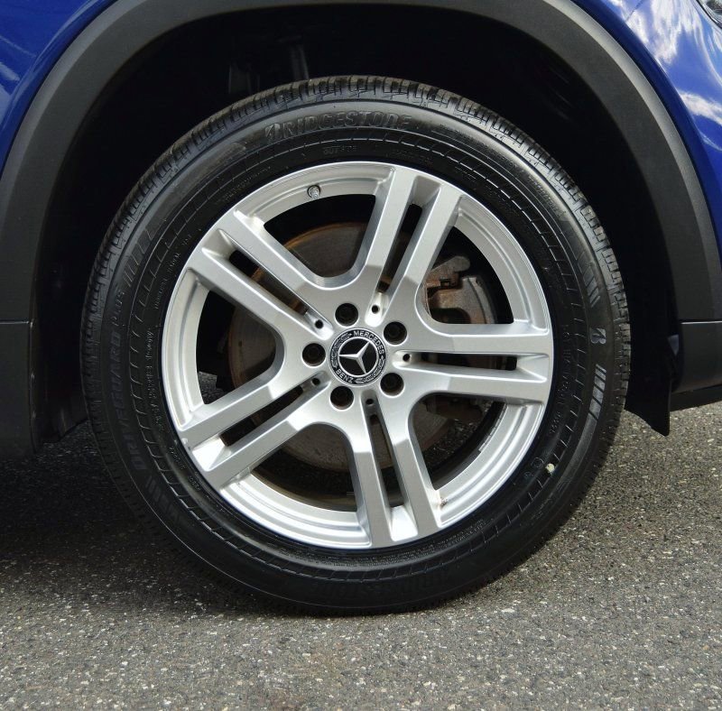 Used 2021 Mercedes-Benz GLB 250 4MATIC w/ Premium Package image 37