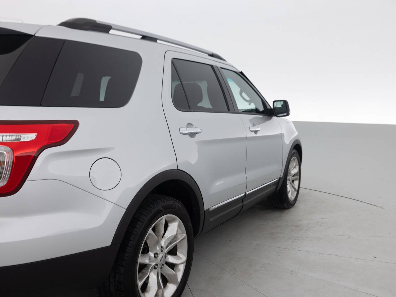 Used 2013 Ford Explorer XLT AWD/4WD image 14