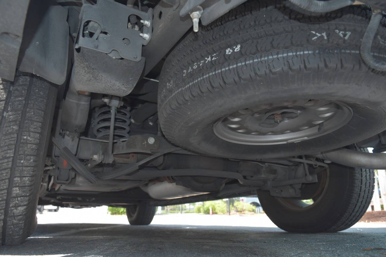 Used 2002 Cadillac Escalade AWD image 12