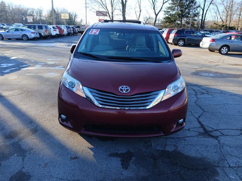 Used 2012 Toyota Sienna XLE image 8
