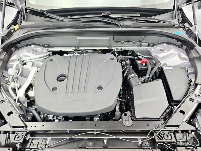New 2026 Volvo XC60 B5 Plus w/ Protection Package Premier image 28