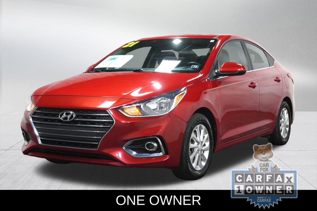 Used 2021 Hyundai Accent SEL image 2