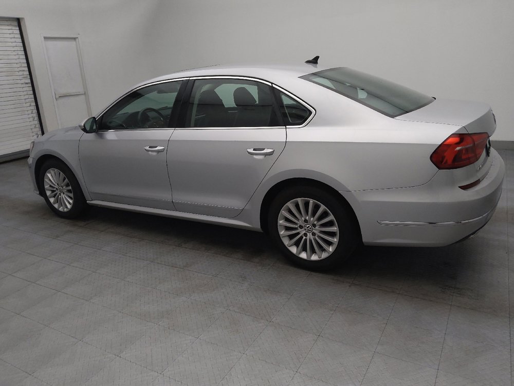 Used 2016 Volkswagen Passat 1.8T SE image 3