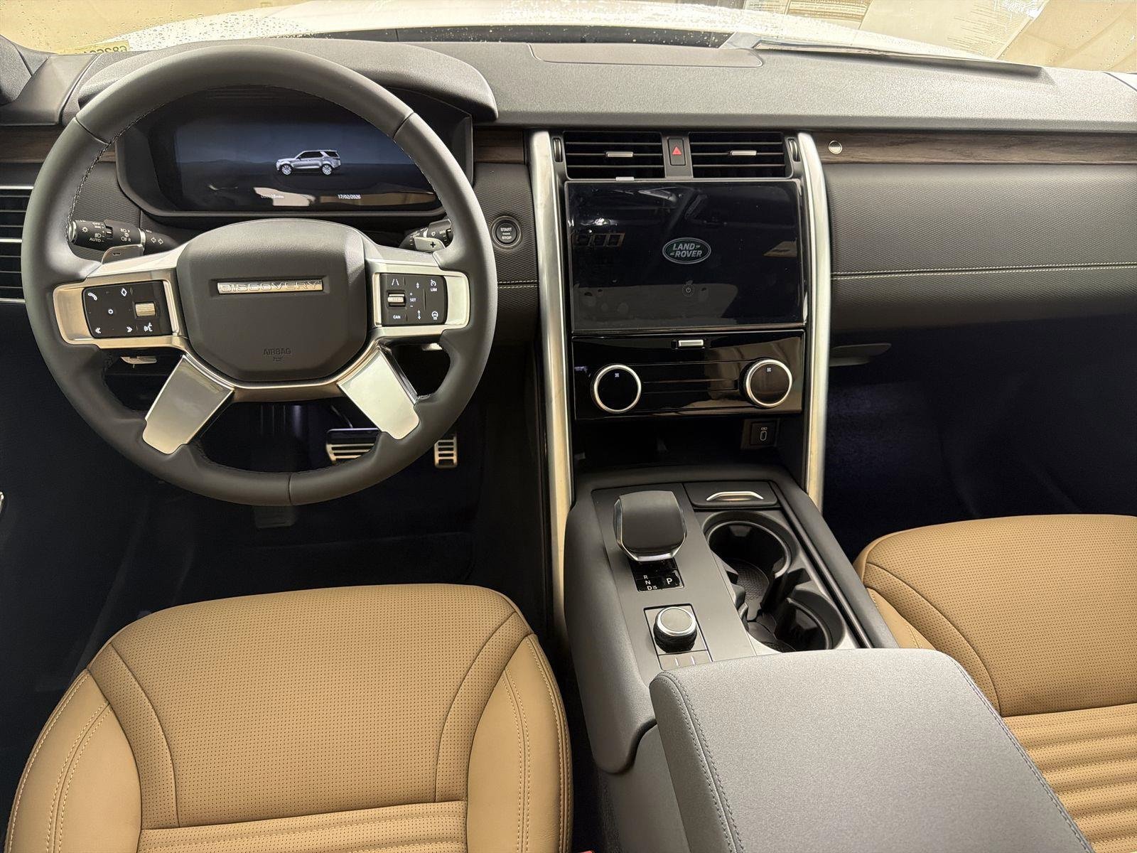 New 2026 Land Rover Discovery Dynamic SE image 10