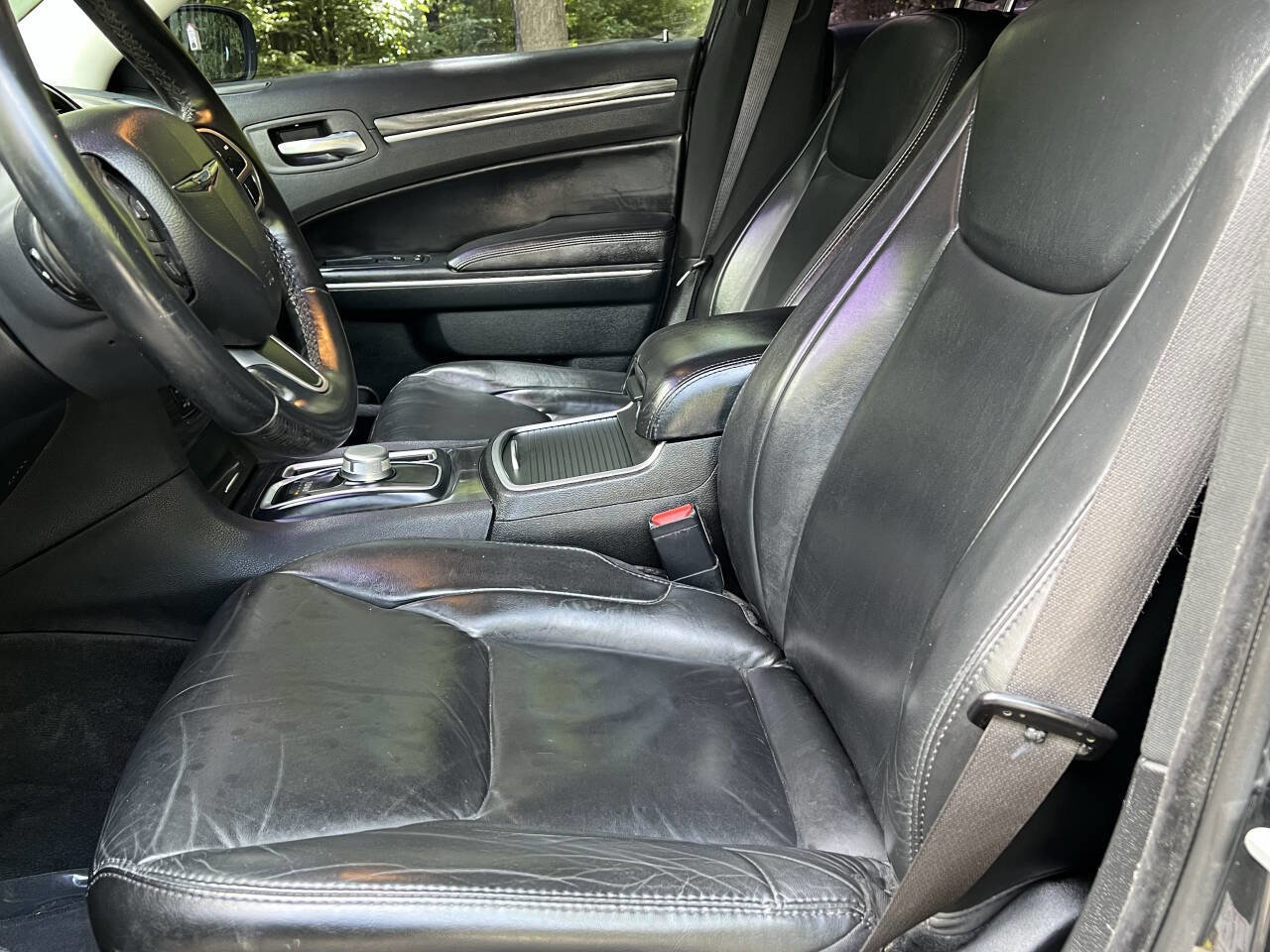 Used 2018 Chrysler 300 Touring L AWD/4WD image 14