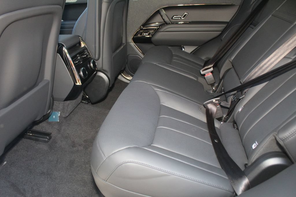 New 2025 Land Rover Range Rover Sport SE AWD/4WD image 13