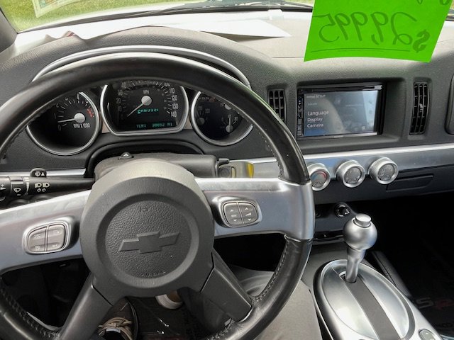 Used 2004 Chevrolet SSR w/ Preferred Equipment Group image 16