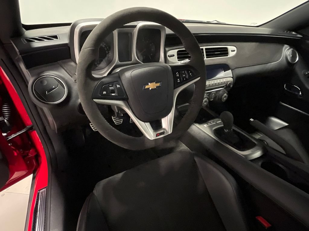 Used 2015 Chevrolet Camaro Z/28 RWD image 65