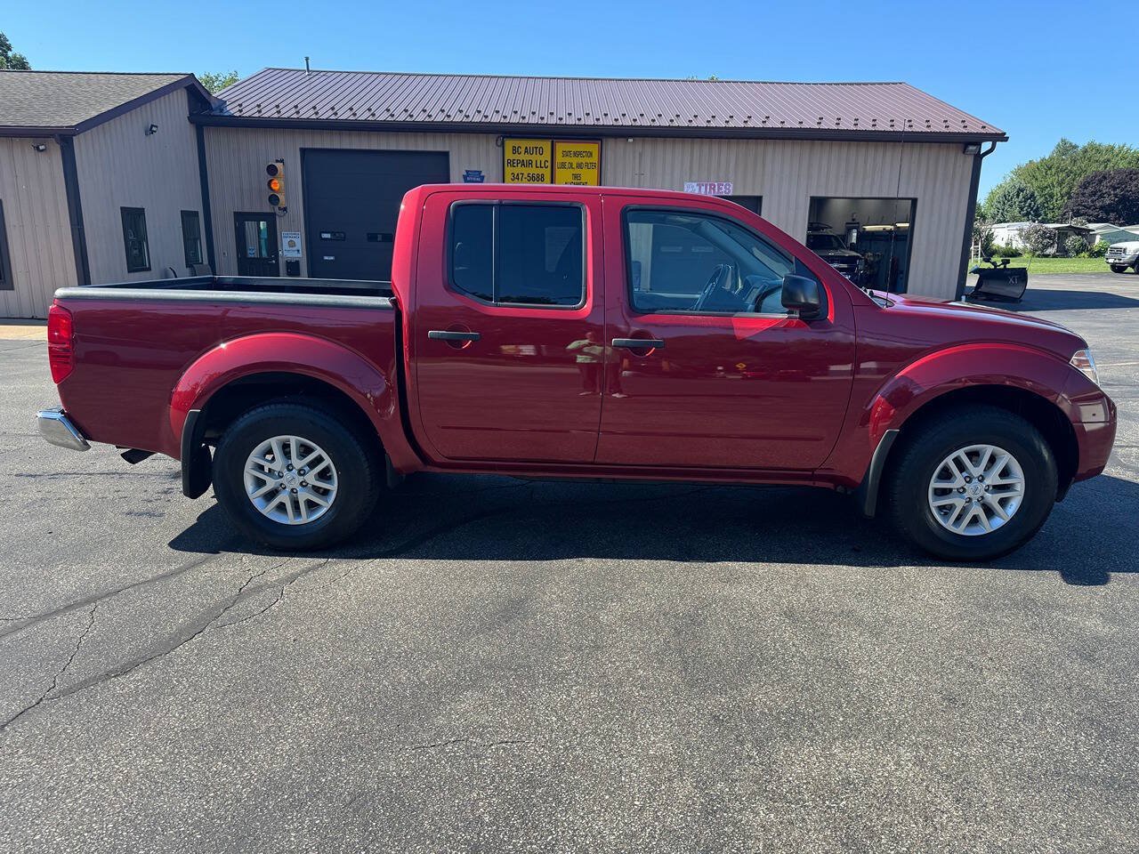 Used 2019 Nissan Frontier SV AWD/4WD image 3