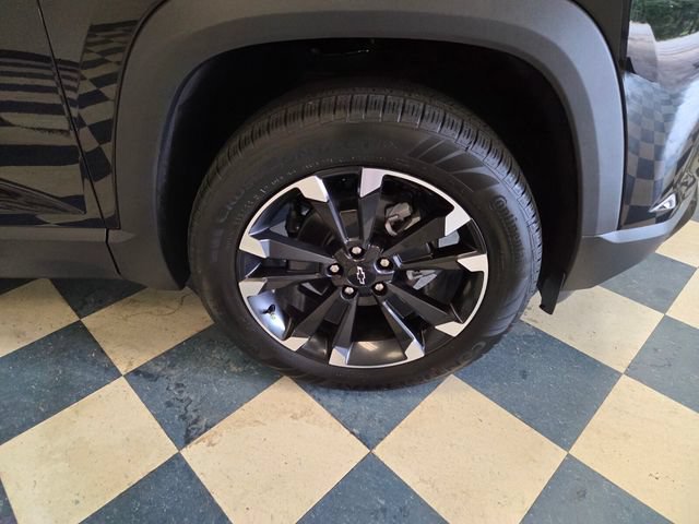 Used 2027 Chevrolet Equinox RS w/ Safety and Technology Package FWD image 11