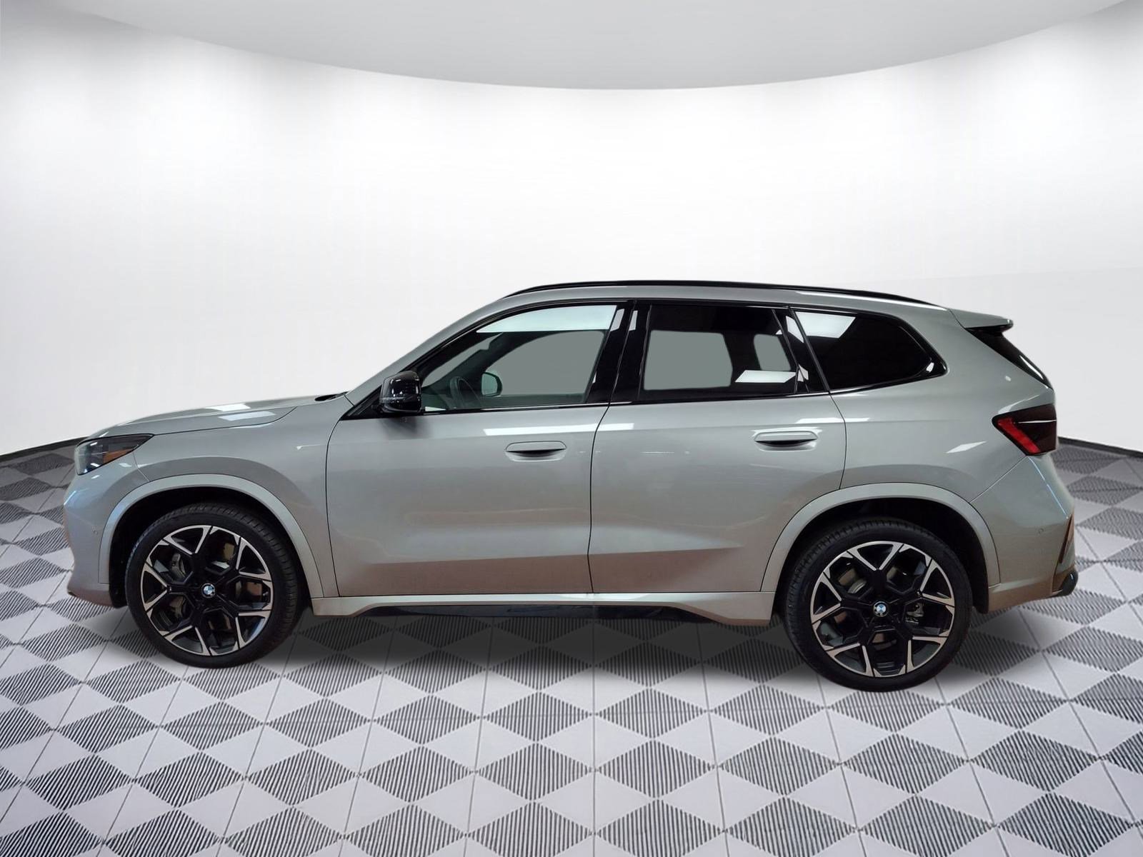 Certified 2025 BMW X1 M35i w/ Premium Package image 2