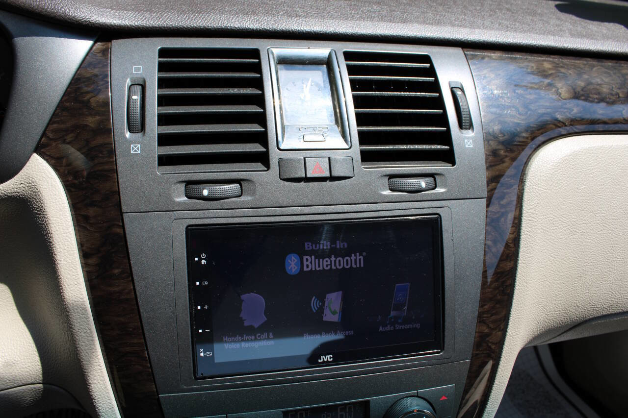 Used 2011 Cadillac DTS image 19