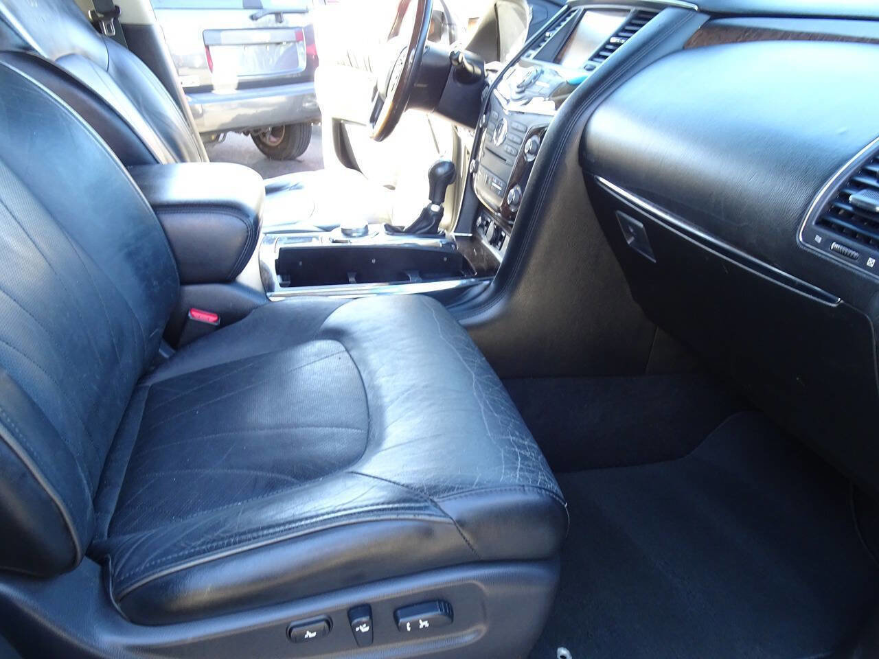 Used 2012 INFINITI QX56 4WD w/ Deluxe Touring Pkg image 15