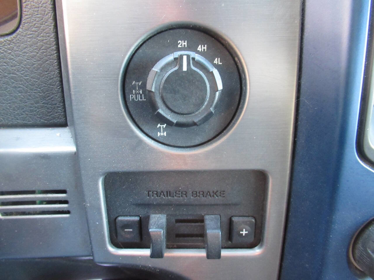 Used 2014 Ford F150 Raptor w/ Equipment Group 801A Luxury image 38