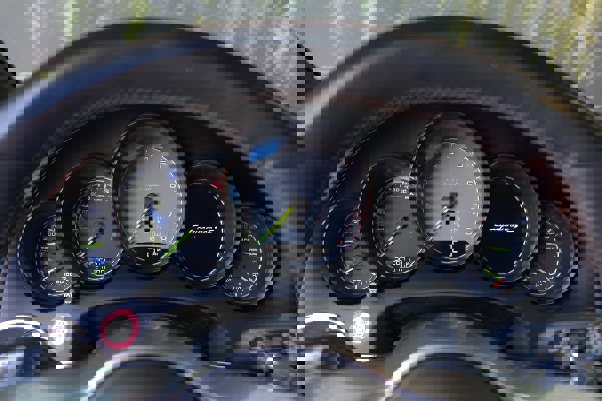 Used 2017 Porsche Cayenne S image 16