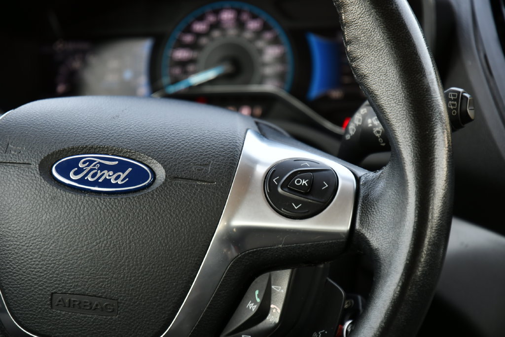 Used 2015 Ford C-MAX SE w/ Equipment Group 202A FWD image 23