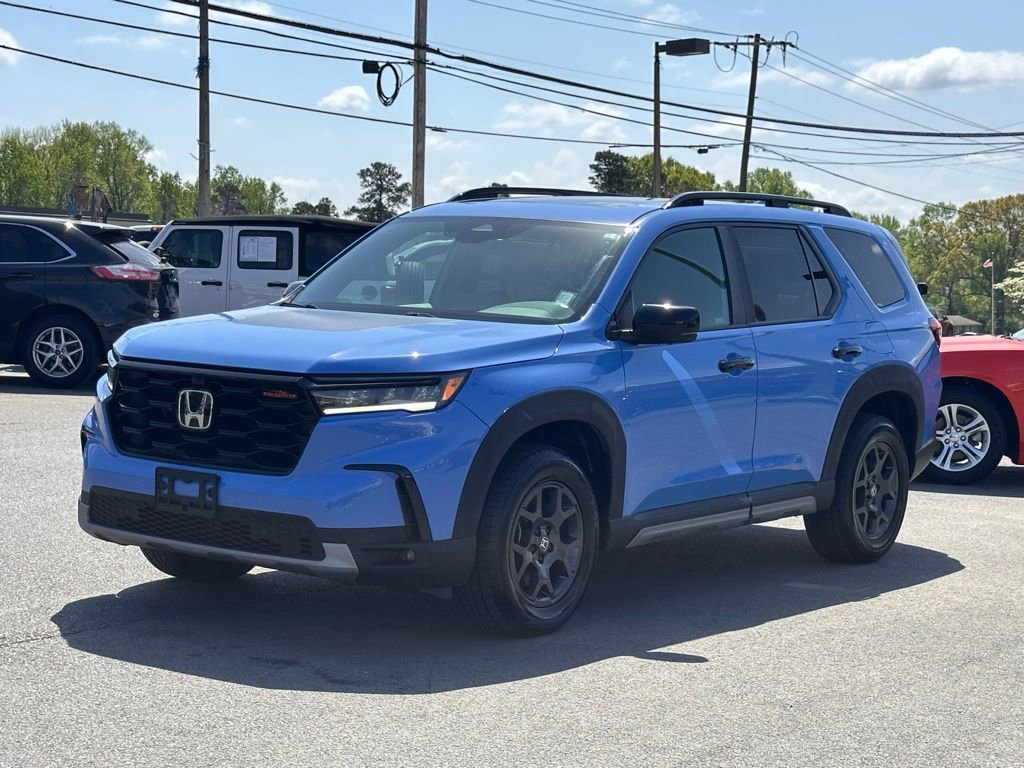 Used 2023 Honda Pilot TrailSport image 2