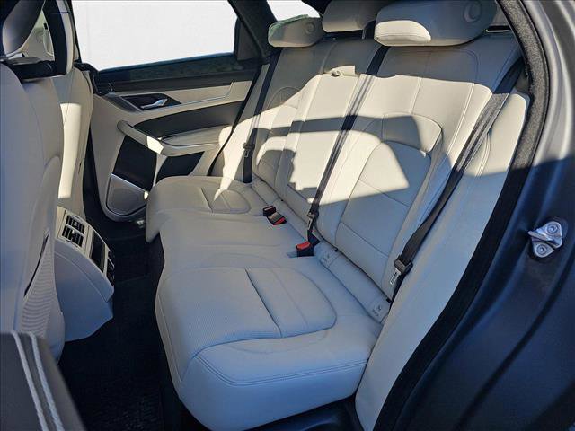 New 2025 Jaguar F-PACE R-Dynamic S image 12