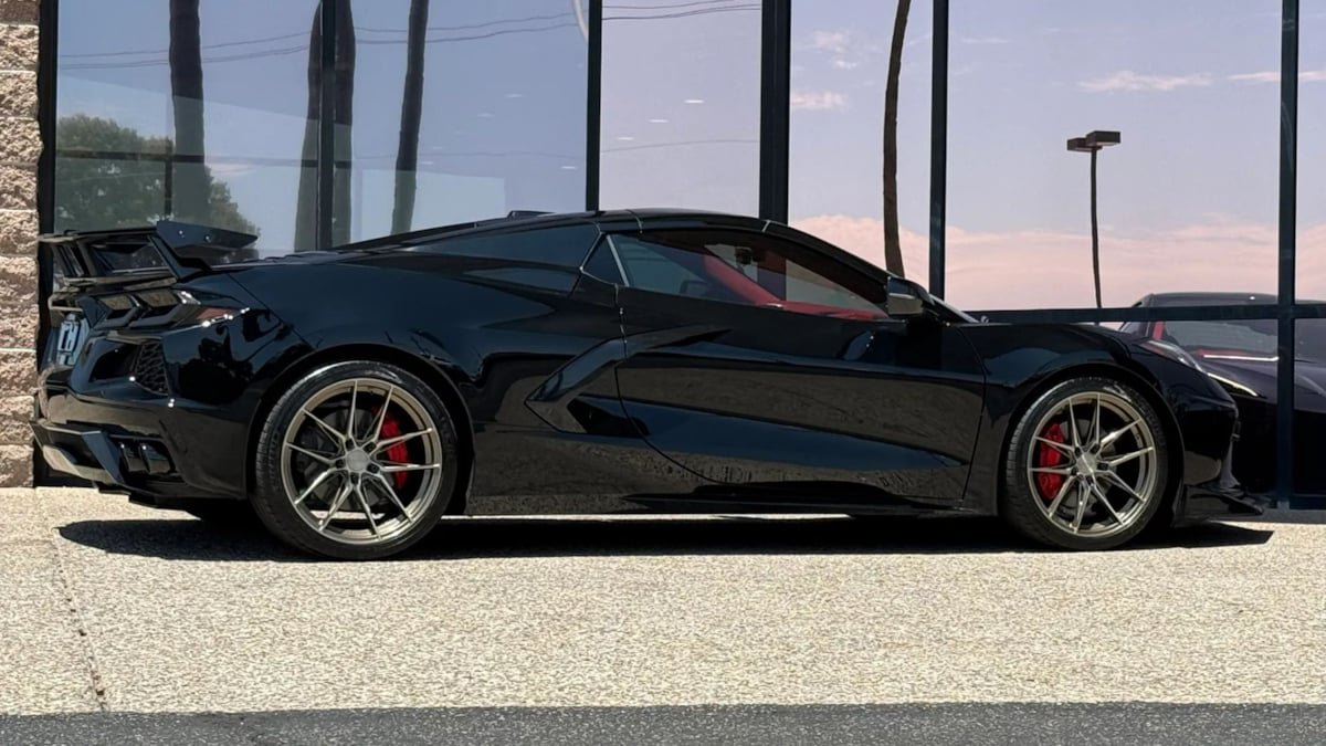 Used 2024 Chevrolet Corvette Stingray Premium Conv w/ 3LT RWD image 13